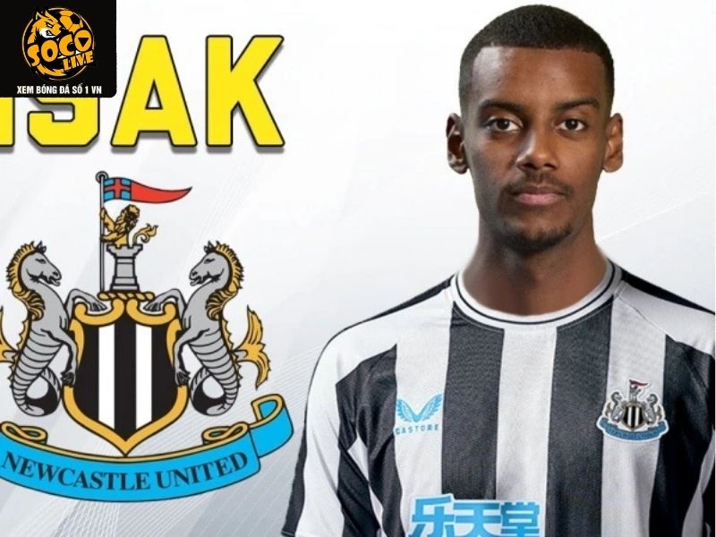 Cầu thủ Alexander Isak ghi bàn trong trận đấu quốc tế