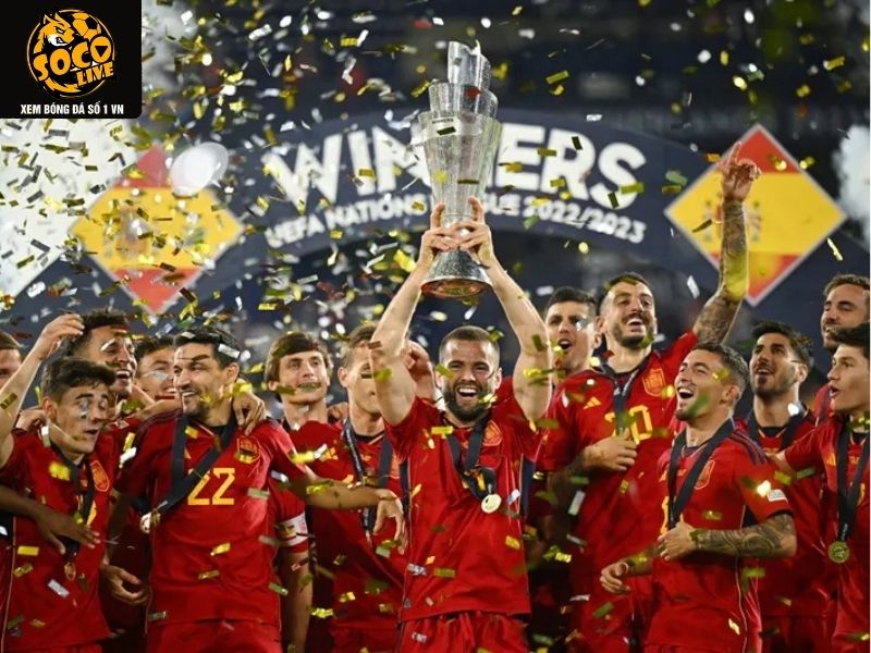 Huấn luyện viên linh hoạt sửa đổi lối chơi theo tình hình trên sân