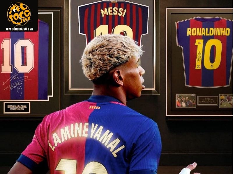 Messi trong khoảnh khắc chuyền bóng cho Suarez ghi bàn